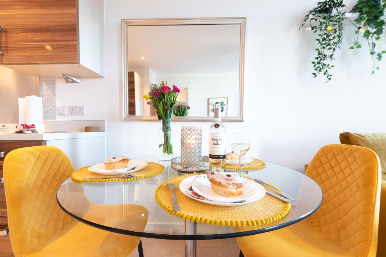Amber Apartment Oasis - Your Gateway To Southampton'S Vibrant Heart, Port, Shopping Exterior foto