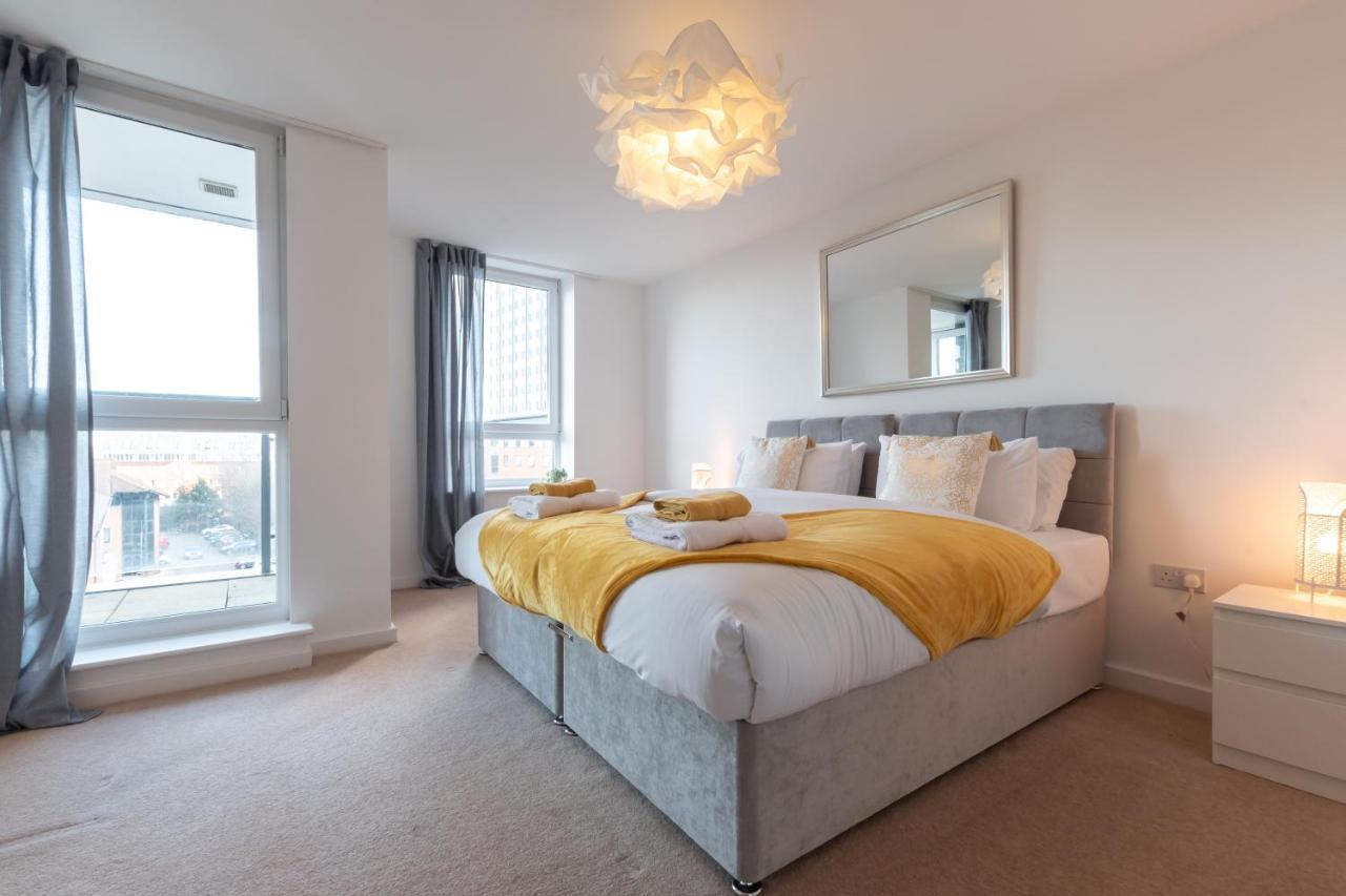 Amber Apartment Oasis - Your Gateway To Southampton'S Vibrant Heart, Port, Shopping Exterior foto