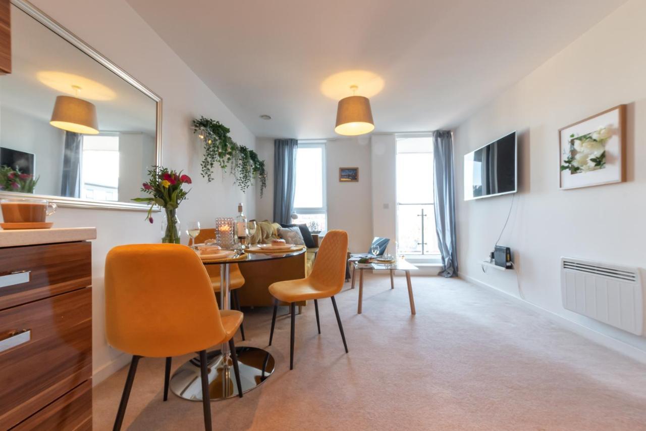 Amber Apartment Oasis - Your Gateway To Southampton'S Vibrant Heart, Port, Shopping Exterior foto